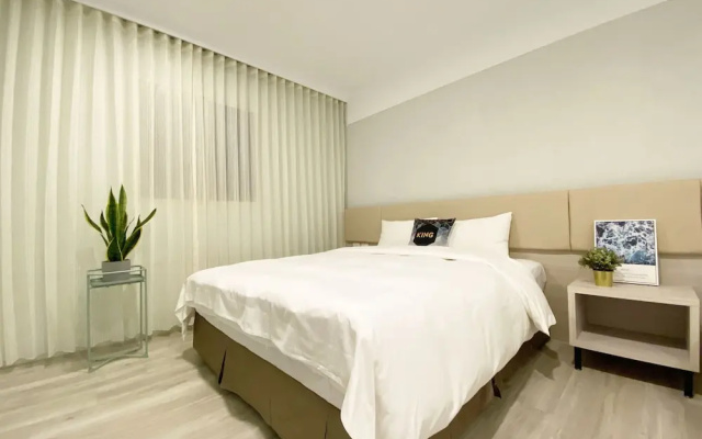 Gold Hotel