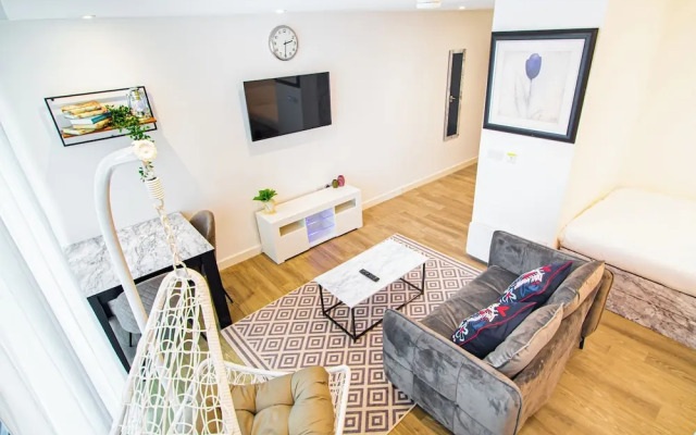 Avo Apartment - Modern Style & Great Location