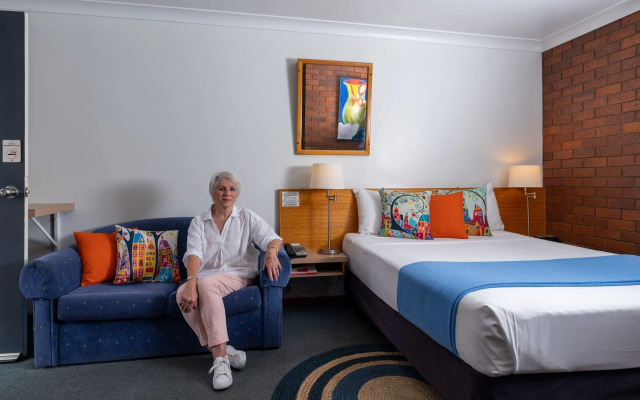 Country Pathfinder Motor Inn