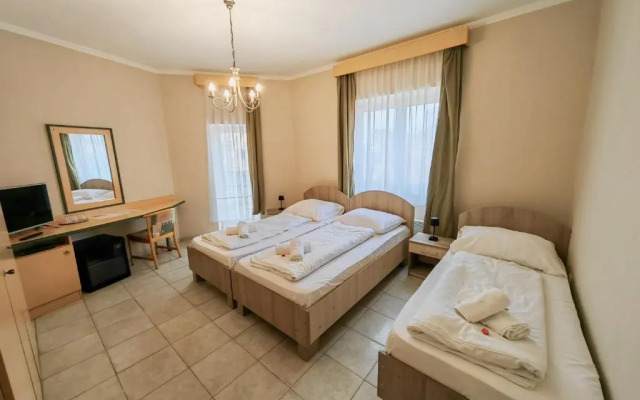 Hotel Nóra