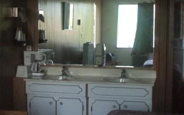 Town House Motor Inn