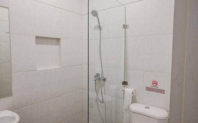 Reddoorz Plus Near Soekarno Hatta Airport Taman Mahkota