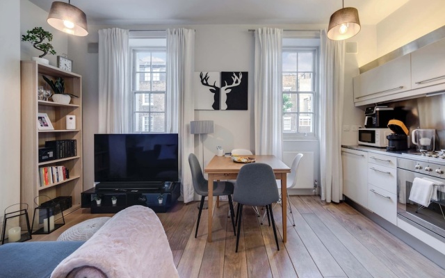 The Fox & Found - Fitzrovia - by Frankie