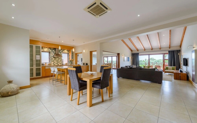 San Lameer Villa Rentals 14407