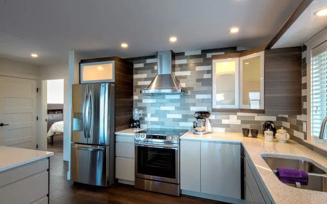 Qualicum Beach Ocean Suites