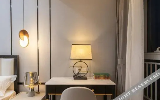 The Romantic hotel(Daminghu store, Jinan)