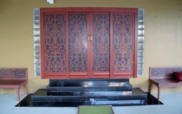 Samsen Suites
