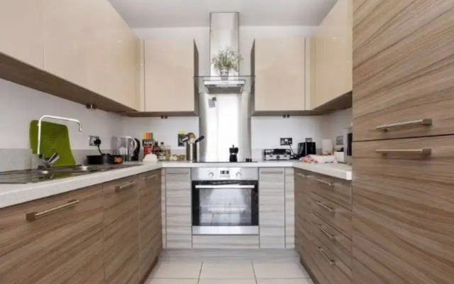 Modern 1 Bedroom Near Shoreditch With Balcony
