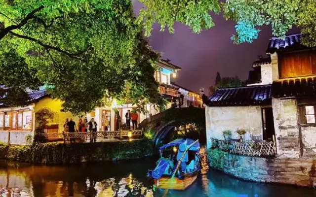 Qianshe Mengli Shuixiang Linhe Inn