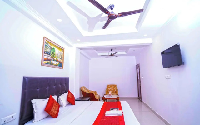 Hotel Moon Taj Near Yashobhoomi