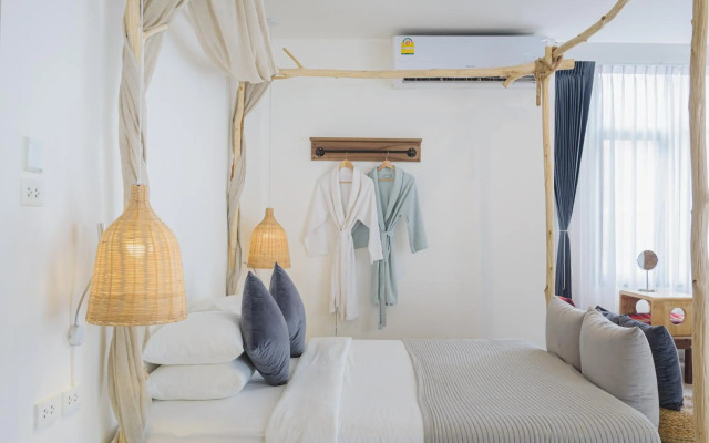 YOLO Bangkok Boutique Hotel