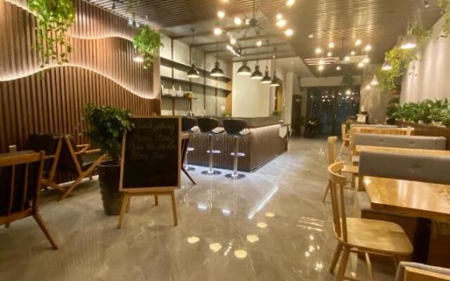 Khánh Phong Apartment in Waterfront