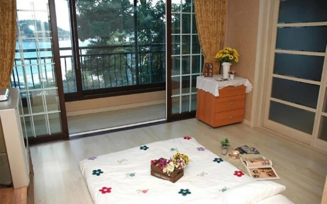 Yangyang Sea Garden Pension