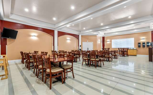 Best Western Plus Yosemite Way Station Motel