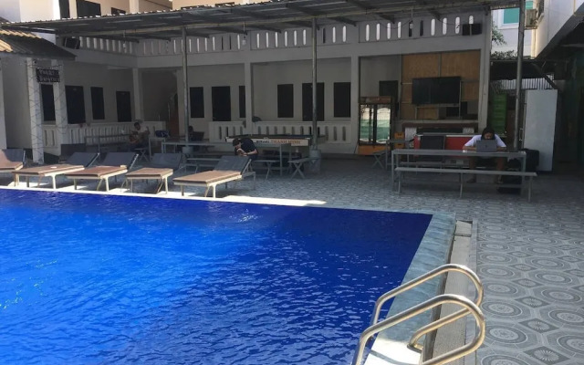 Apatuxay Vientiane Hotel & Apartment