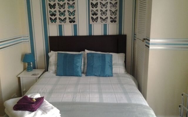 Twin Palms Guesthouse