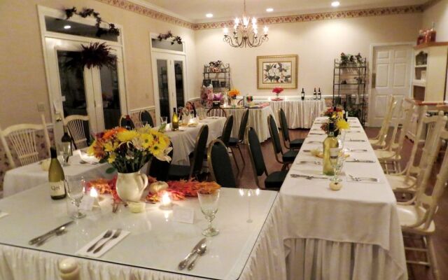 Garden Inn Bed & Breakfast at Bee Rock