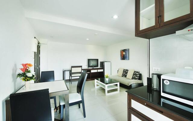 OYO 241 Ratana Hotel Sakdidet