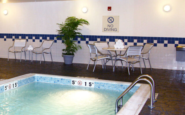 Fairfield Inn and Suites Youngstown Austintown