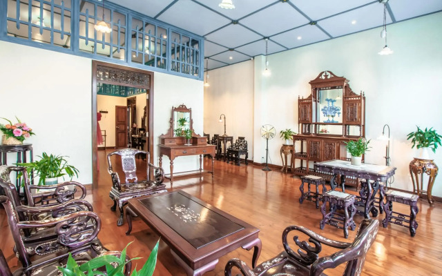 Woo Gallery and Boutique Hotel