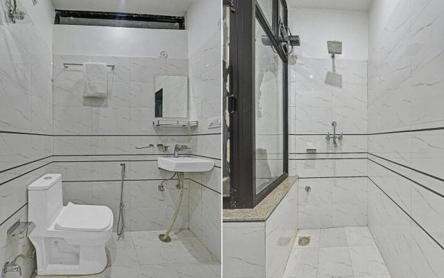 Collection O 86478 Hotel Greenleaf