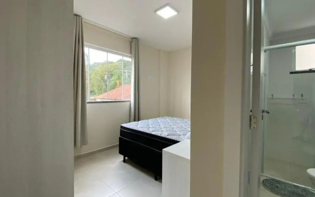 Lindo e Novíssimo Apartamento na Praia de Bombas.