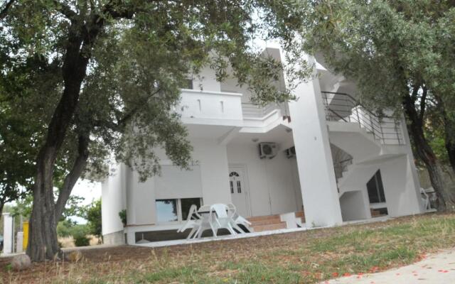 Montebello Inn apartments