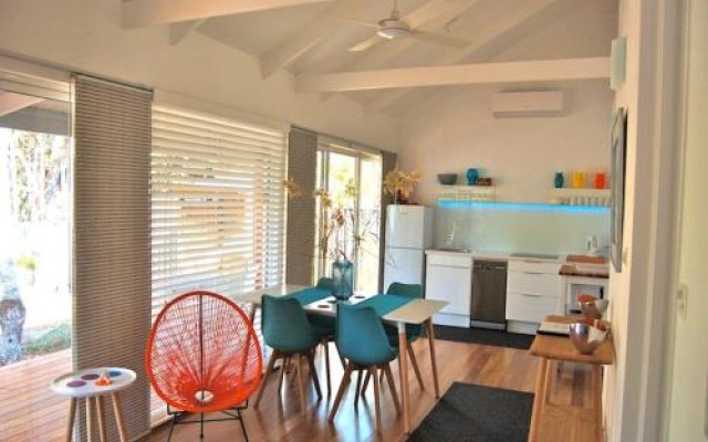 Kookaburra Beach Cottage On Tallow – Guest Rooms – Suffolk Park
