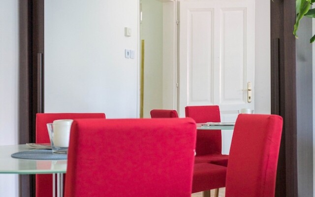 Spacious 2bdr Apartment on Tkalciceva Street