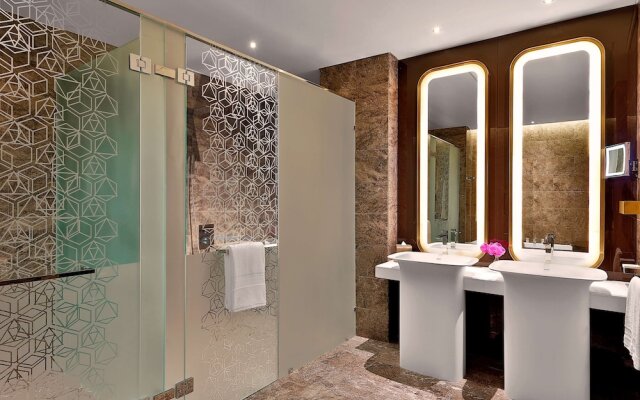 AlRayyan Hotel Doha Curio Col