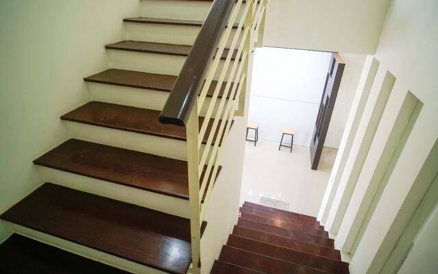 RedDoorz @ Bukit Palma Surabaya