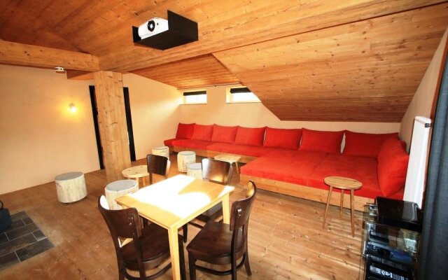 Alpen Select Lodge for 16-24 People