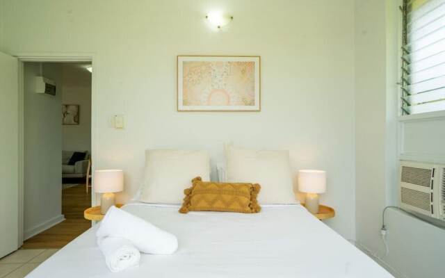 NIGHTCLIFF RETREAT -  Stylish 2BR Apt