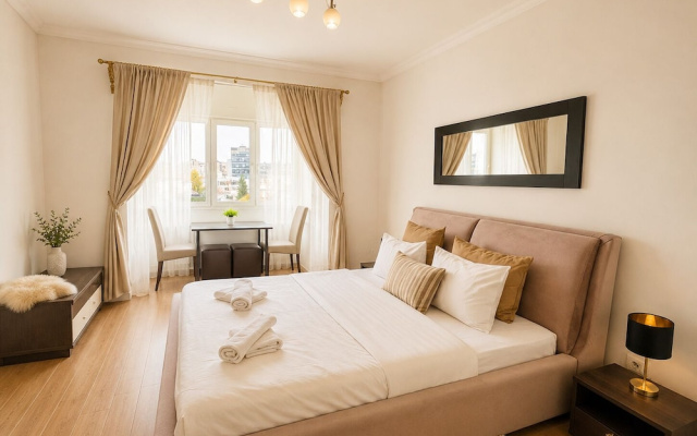 Baroq Central City Apartment