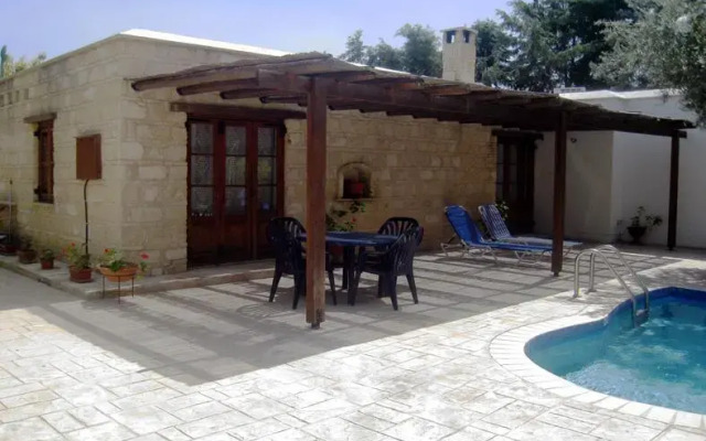 Lakis Papamichael Holiday Villas