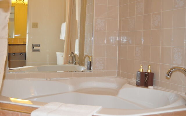 ThriftLodge Claresholm AB