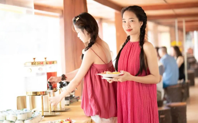 Paragon Resort