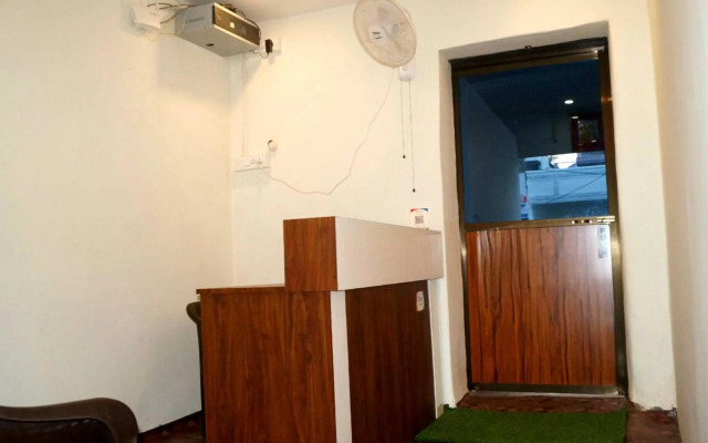 OYO HOME 70169 Mishra Suites