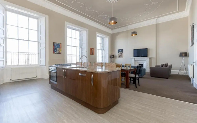 Destination Edinburgh Apartment York Place