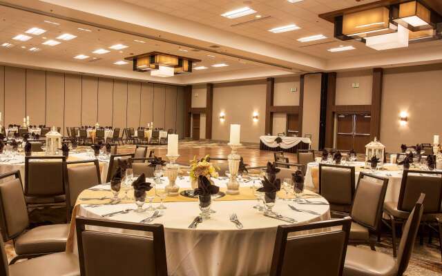 DoubleTree by Hilton Fresno Convention Center