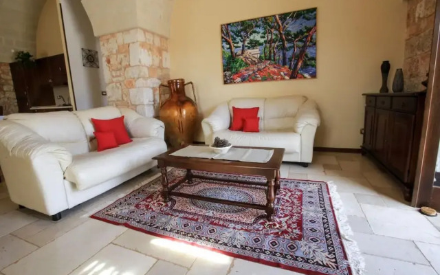 Trullo Degli Ulivi con Piscina e Idromassaggio