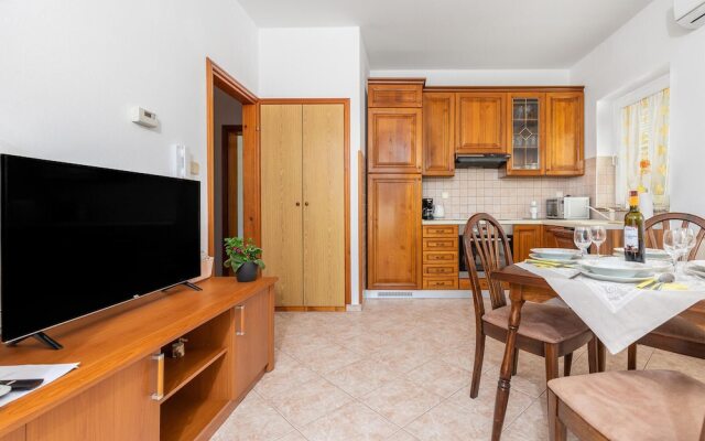 Stunning Apartment in Punat With Wifi and 2 Bedrooms