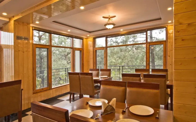 OYO 8333 Snow Lotus Hotel