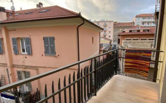 Casa Dante: Oneglia Centro-Marina-Spiagge (3 Min)