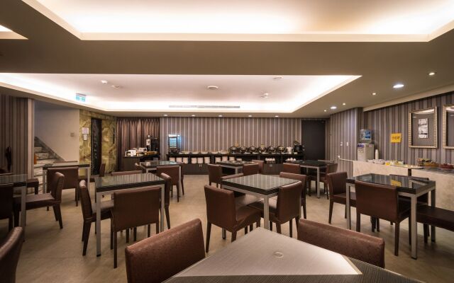 Ren Mei Fashion Hotel