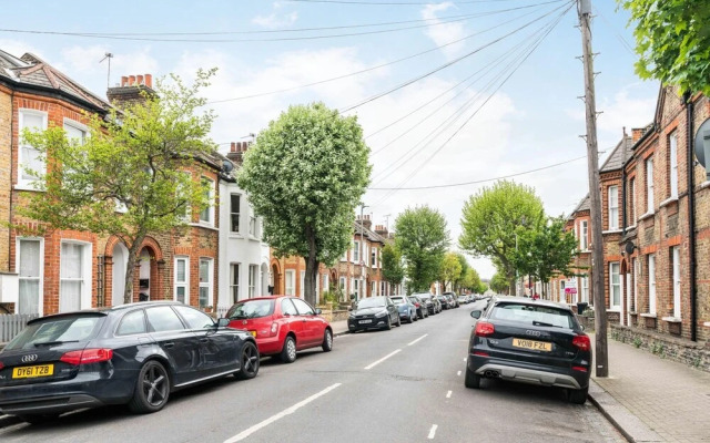 NEW Bright and Airy 1BD Flat nr Battersea Park