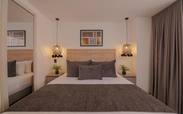 First Class Hotel