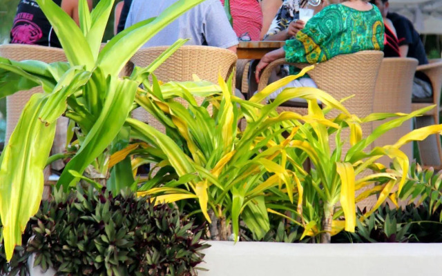 Muri Beach Resort
