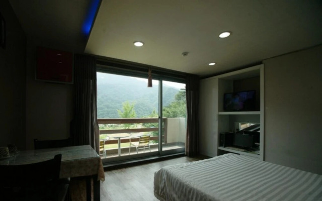 Yangyang Denver House Pension