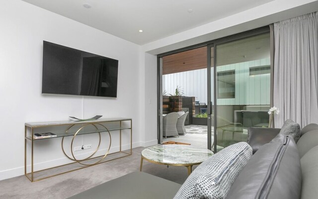 QV Harbour One Bedroom with Parking -866